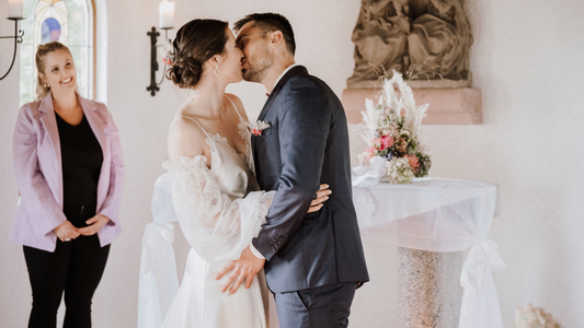 Here´s what you should consider before booking a wedding planner
